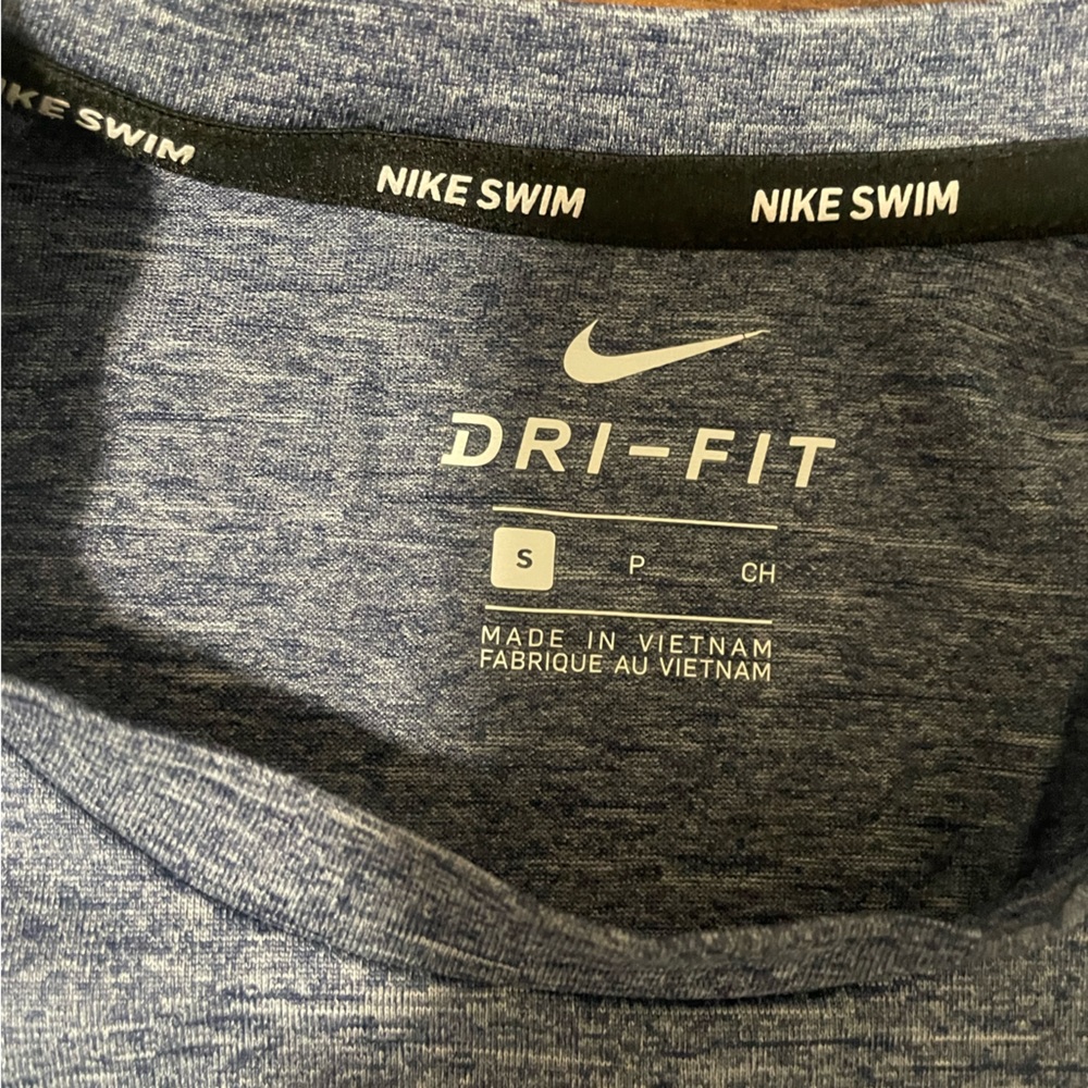 Nike - Picture 2 of 3